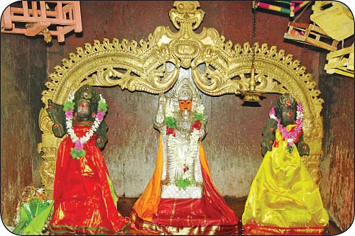 ‘ஐயனார் அருளால் வியாபாரம் சிறக்கும் வாழ்க்கைச் செழிக்கும்!’