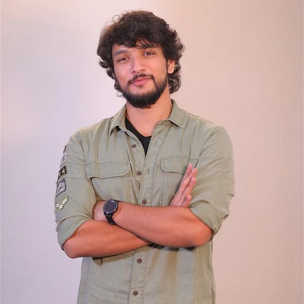 ``ரெண்டு தம்பிகளையும் படத்தைப் பார்க்க வைக்கிறதுக்குள்ள..." - கெளதம் கார்த்திக்