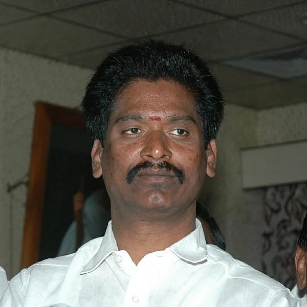`வேலூர் - திருவண்ணாமலை அ.ம.மு.க-வில் அதிருப்தி!’ - வேறு கட்சிக்குத் தாவும் தினகரன் ஆதரவாளர்கள்