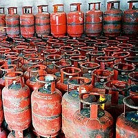 சமையல் கேஸ், பெட்ரோல் விலை குறைய வாய்ப்பு!