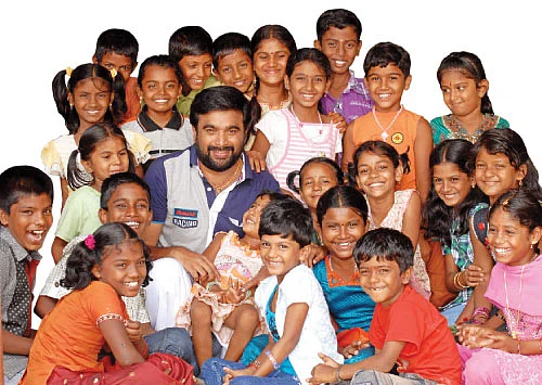 ஒரே ஒரு ஊரிலே...தரைக்கு வந்த தங்கக் குதிரை !
