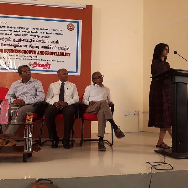 குடும்பப் பிரச்னையைத் தாண்டிப் போராடினால்தான் பெண்கள் தொழிலில் வெற்றி பெறமுடியும்!