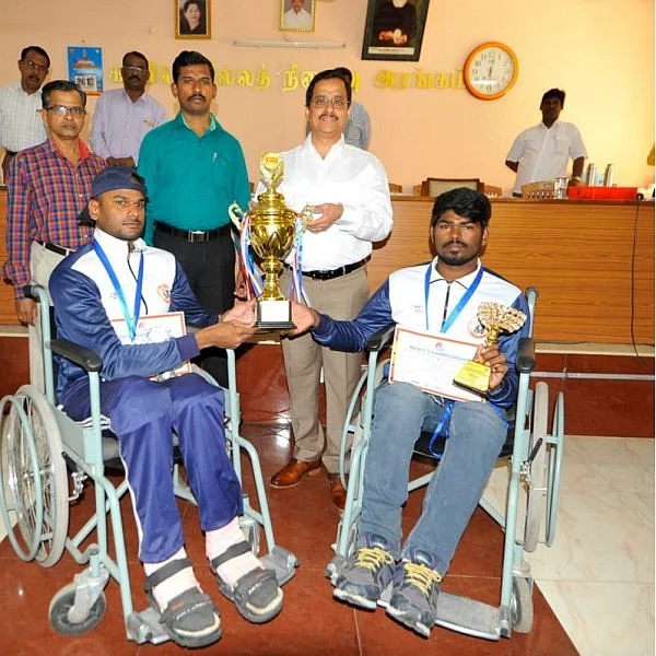`வாலிபால் போட்டியில் தங்கம்!’ - அசத்திய வேலூர் மாற்றுத்திறனாளிகள்