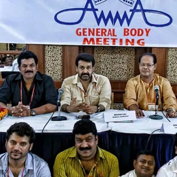 கேரள நடிகர் சங்கம் உடைகிறது? இளம் நடிகர்கள் இணைந்து செயல்பட முடிவு!