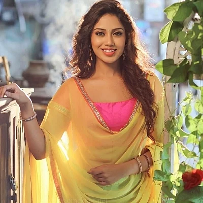 தற்காப்பு.. ஃபிட்னஸ், ஓவியம்... அனைத்திலும் அசத்தும் ‘அடியே அழகே’ நிவேதா பெத்துராஜ்!