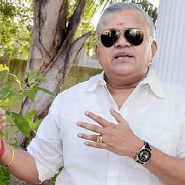 சின்னத்திரை நடிகர் சங்கத் தேர்தலில் போட்டியிடுகிறார் ராதாரவி!