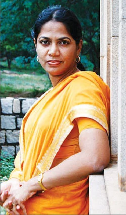 நினைவில் மின்னும் ஒளிப்படங்கள் - புதுவை இளவேனில்