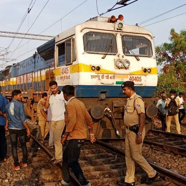 `ரயில் மோதி கடந்த 3 ஆண்டுகளில் சுமார் 50,000 பேர் பலி' - மத்திய அமைச்சர் தகவல்!