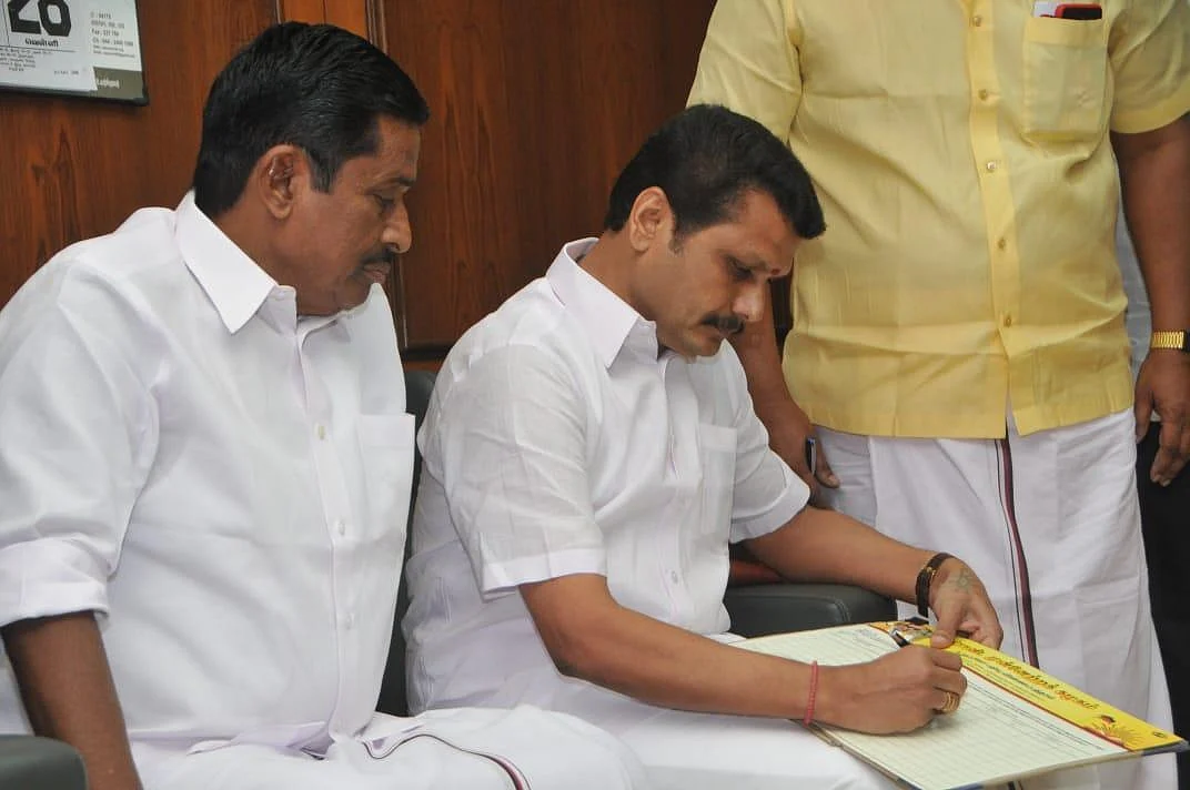 `அரவக்குறிச்சி அவ்வளவுதான்; சூலூரையாவது தக்கவையுங்க!' - எச்சரித்த எடப்பாடி பழனிசாமி