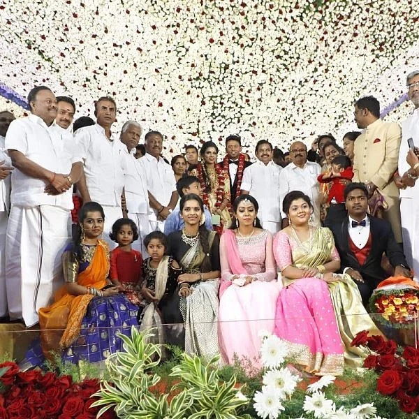 பொள்ளாச்சி ஜெயராமன் இல்லத் திருமணம் - ஈ.பி.எஸ்ஸால் கடுப்பான ஓ.பி.எஸ்