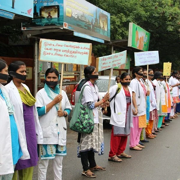 ஐந்தாவது நாளாக நீடிக்கும் மருத்துவ மாணவர்கள் போராட்டம்!