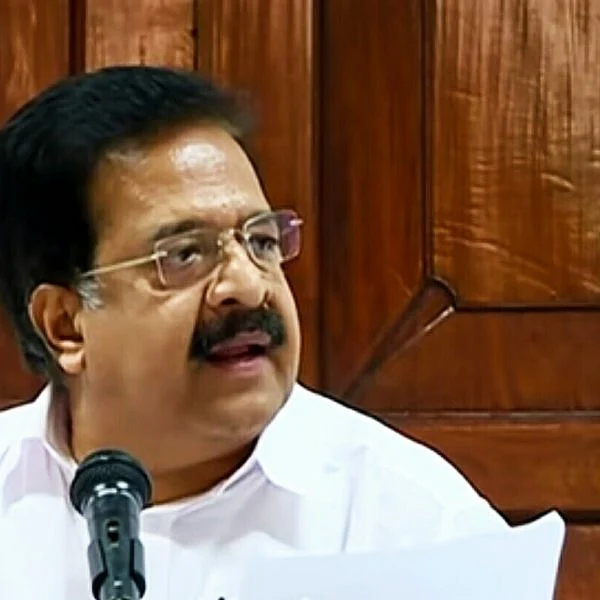 கேரள காங்கிரஸ் எதிர்க்கட்சி தலைவர் ரமேஷ் சென்னிதலா