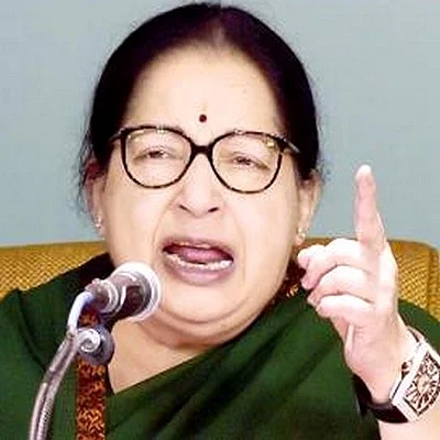 ஜெ.பிரசாரக் கூட்டத்தில் உயிர்ப்பலிகள்: அரசுக்கு மனித உரிமை ஆணையம் நோட்டீஸ்!