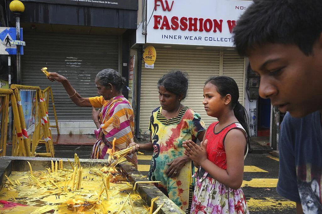 உறவுகள் இன்றித் தவிக்கும் 200 குழந்தைகள்! - இலங்கை குண்டுவெடிப்பு விட்டுச்சென்ற சோகம்