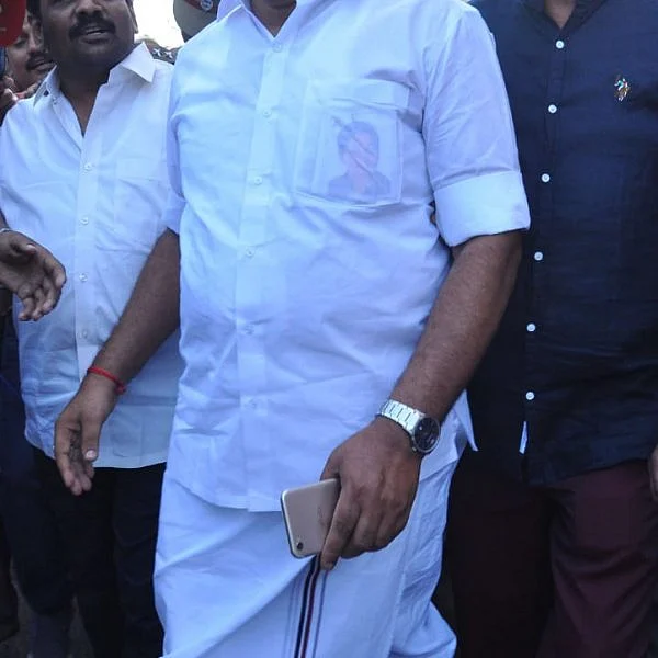 10 நாள்களுக்குள் இரு அதிரடி தீர்ப்பு! - தமிழக அரசியல்வாதிகளுக்கு வில்லனான சிறப்பு நீதிமன்றம்