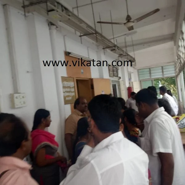``வெள்ளை அறிக்கை வேண்டும்'' - அறநிலையத் துறை அமைச்சரை முற்றுகையிட்ட அதிகாரிகள்!