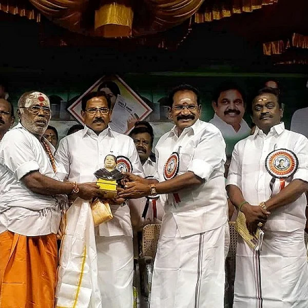 `காவிரி நாயகன்' எடப்பாடி பழனிசாமி..! அமைச்சர் மாஃபா பாண்டியராஜன் புகழாரம்