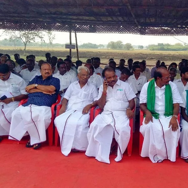 `மக்களுக்குப் பயன் இல்லாத என்எல்சி நிறுவனம் தேவையே இல்லை!' -தி.மு.க முன்னாள் அமைச்சர் ஆவேசம்