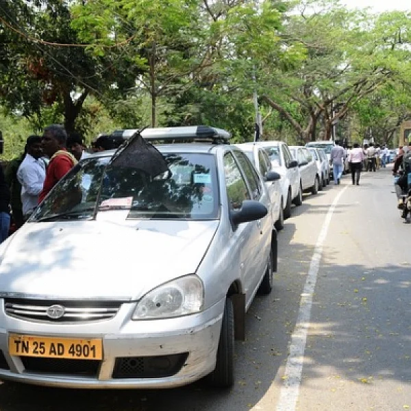 ஓலா, உபெர் நிறுவனத்துக்கு எதிராக சென்னையில் வெடிக்கும் போராட்டம்!