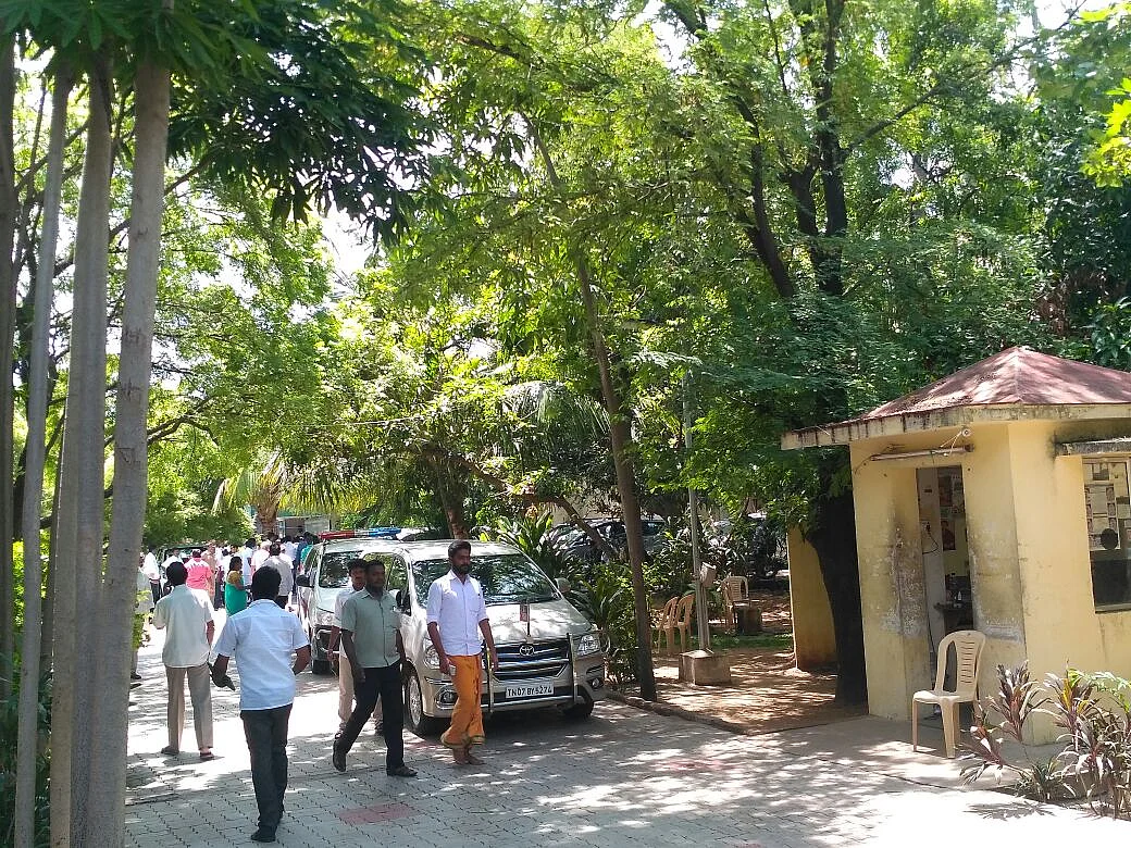 'இனி தமிழக வளர்ச்சிதான் குறிக்கோள்': அணிகள் இணைப்பை வாழ்த்திய மோடி! #LiveUpdate