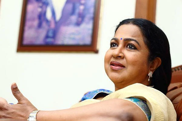முதல் குண்டு முதல் ட்ரம்ப்பின் சர்ச்சை ட்வீட் வரை...! இலங்கை குண்டுவெடிப்பின் 16 மணி நேர தொகுப்பு