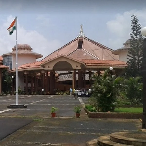 2 துணை முதல்வர்கள்; ரிசார்ட்டில் எம்.எல்.ஏ-க்கள்? - கோவா சட்டமன்றத்தில் இன்று நம்பிக்கை வாக்கெடுப்பு
