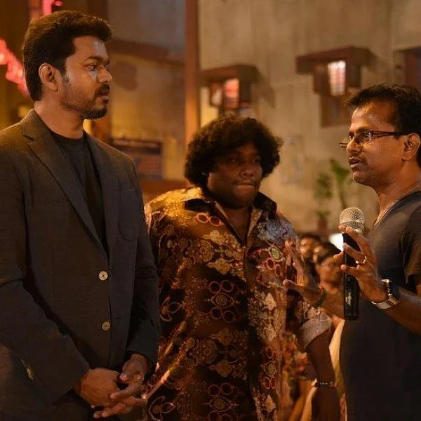`அ.தி.மு.க-வினர் அடாவடி செய்வதா?’ - எழுத்தாளர்கள் கண்டனம் #Sarkar