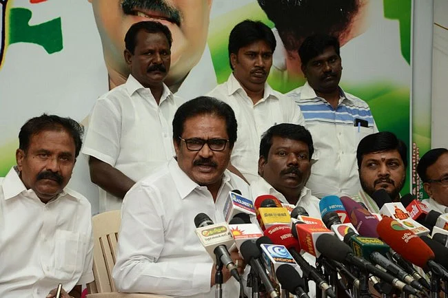 முதல்வர் பழனிசாமிக்கு ஆதரவா? திருநாவுக்கரசர் விளக்கம்