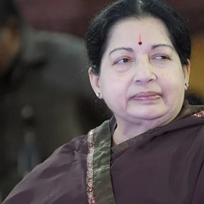 தமிழகத்தின் சட்டம் ஒழுங்கு குறித்து ஜெயலலிதா அவசர ஆலோசனை !