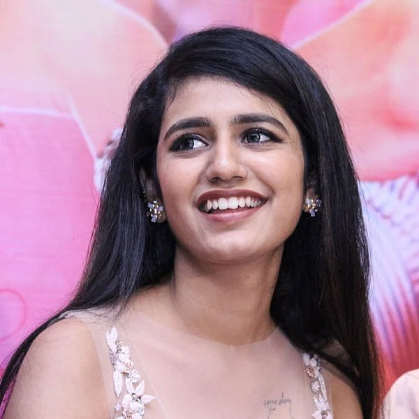 பிரியா பிரகாஷ் வாரியர் லேட்டஸ்ட் ஸ்டில்ஸ்... படங்கள்: வள்ளிசௌத்திரி ஆ
