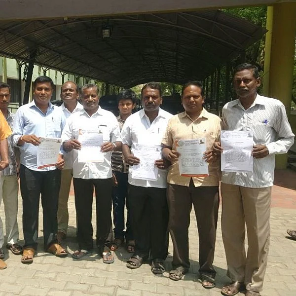 ”பிரதமர் மோடி படம் போடவில்லை” -கலெக்டரிடம் புகார் அளித்த பா.ஜ.கவினர்