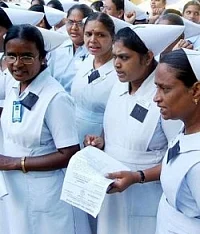 பணி நியமனத்தில் முன்னுரிமை: தமிழக அரசு பயிற்சி செவிலியர்கள் மனு தள்ளுபடி!
