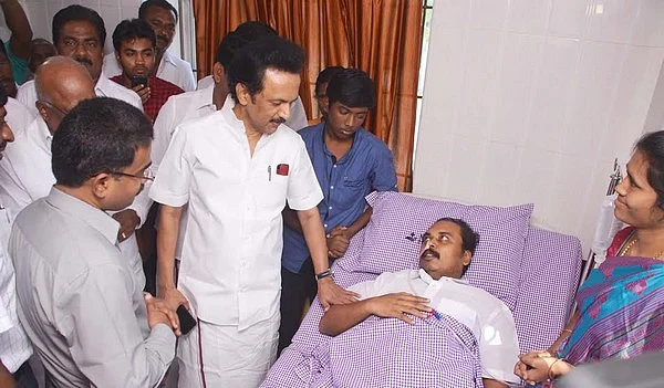 தமிழக முதல்வர் யாரென்று ஓ.பி.எஸ்.சுக்கே தெரியவில்லை: ஸ்டாலின் கிண்டல்