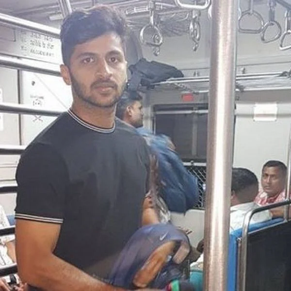 `என்னை யாருக்குமே அடையாளம் தெரியலை' - ரயில் பயண அனுபவம் சொல்லும் கிரிக்கெட் வீரர்!
