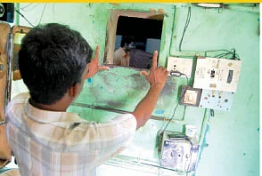 யார் பேசுறது... புரட்சிப் பூக்களா?