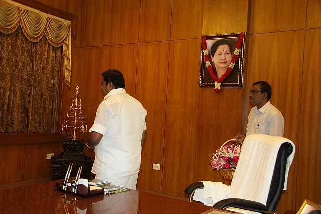 ஜானகி, பன்னீர்செல்வத்தை விஞ்சினார் எடப்பாடி பழனிசாமி... ஓராண்டில் என்ன சாதித்தார், எதிலெல்லாம் சறுக்கினார்? #OneYearofEPS
