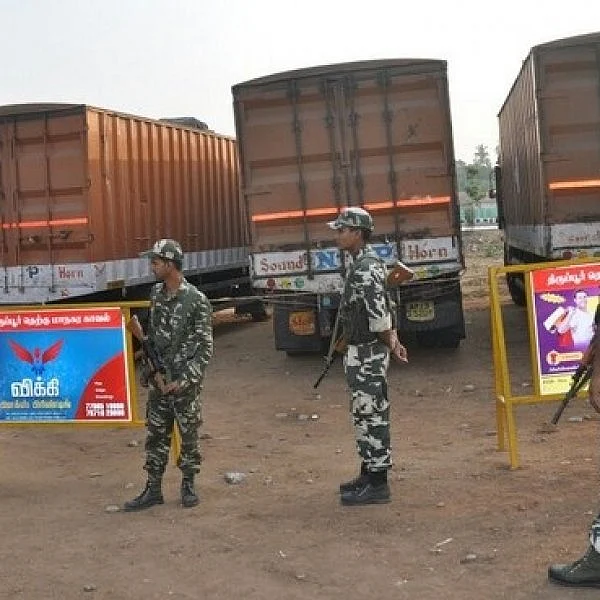 'திருப்பூரிலிருந்து நீலகிரிக்கு..!' - ரூ.570 கோடி கன்டெய்னர் மர்மம்