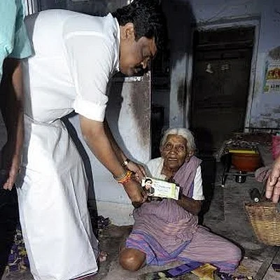 அம்மாவின் ஆணைப்படி 92 வயது எம்.ஜி.ஆர். ரசிகைக்கு உதவித்தொகை!