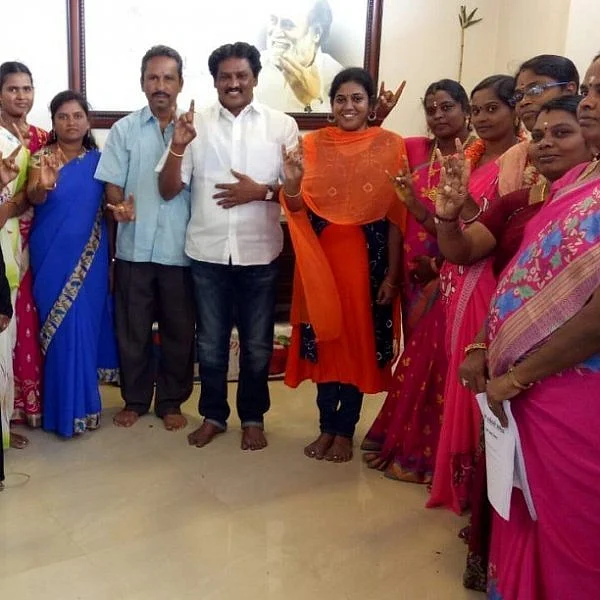 ‘கிராமங்களில் பெண் நிர்வாகிகள் நியமனம்!’ -கட்டமைப்புகளைப் பலப்படுத்தும் ரஜினி மக்கள் மன்றம்