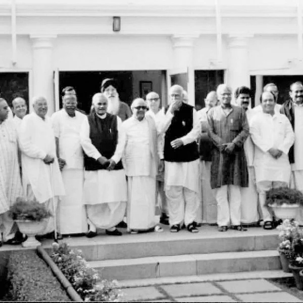 எதிரிகளால் தாம் ஏன் அவரை வெறுக்கிறோம் எனச் சொல்ல இயலாமற் போனதே கலைஞரின் சாதனை