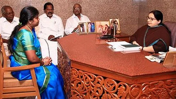 யார், யாருக்கு தேர்தலில் சீட்...? ஜெ.வின் சென்டிமென்ட் படுத்தும் பாடு!
