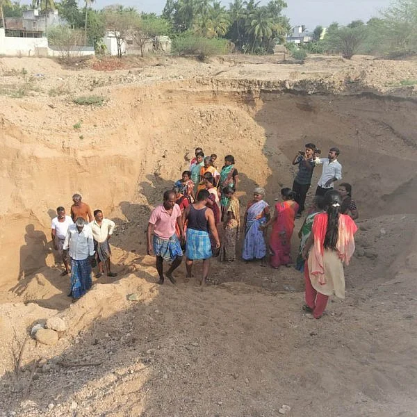 ‘மாமூல் கொடுத்துதான் மணல் கடத்துகிறோம்!’ -கிராம மக்களை வீடுபுகுந்து மிரட்டிய கும்பல்