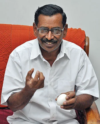 ஒரு குருவி முட்டையில் ஒன்பது விநாயகர்!