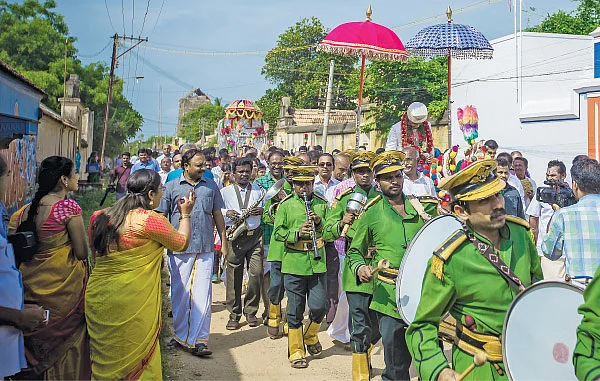 பிரமாண்ட திருமணம்