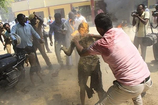 Have the journalists confined only to photographing the immolation at Nellai? – Direct witness by Vikatan journalist