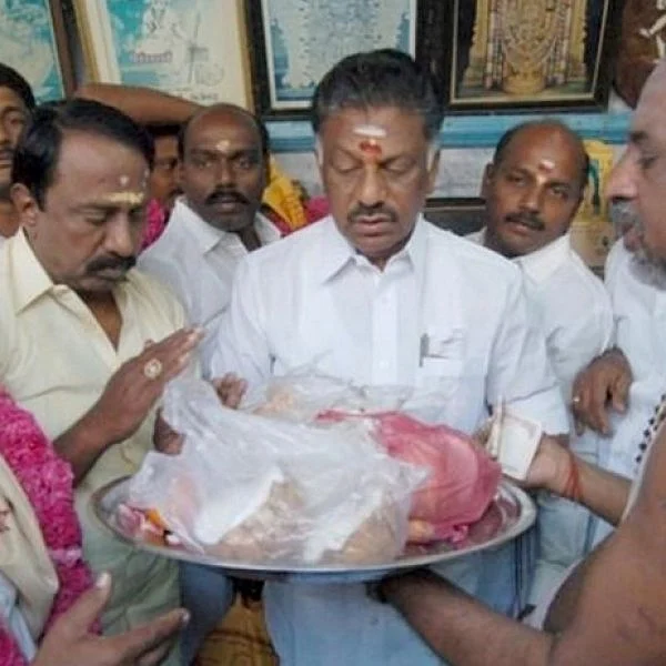 கனிமொழி முதல் விஜயபாஸ்கர் வரை... ஆள்பவர்களுக்கு வந்த சிக்கலும் ஆண்டவன் தரிசனமும்!