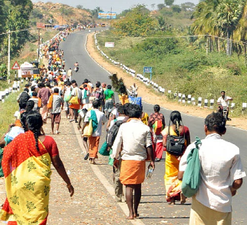 பாத யாத்ரீகர்களின் பணிவான கவனத்துக்கு...