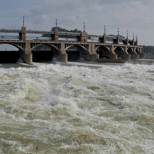 மேட்டூர் அணைத் திறப்பு தாமதம்... சம்பா சாகுபடி பாதிக்கும்! - பரிதவிக்கும் விவசாயிகள்