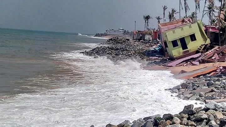 கடலரிப்பால் மீனவ கிராமங்கள் பெரும் பாதிப்பு!