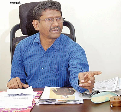 ஒட்டுக்கேட்பு அறை... உதவாத அலுவலர்... டைப் அடிக்காத டைப்பிஸ்ட்!